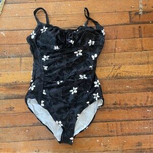 NWT Ingear black floral rouched onepiece plus size 24W swimsuit